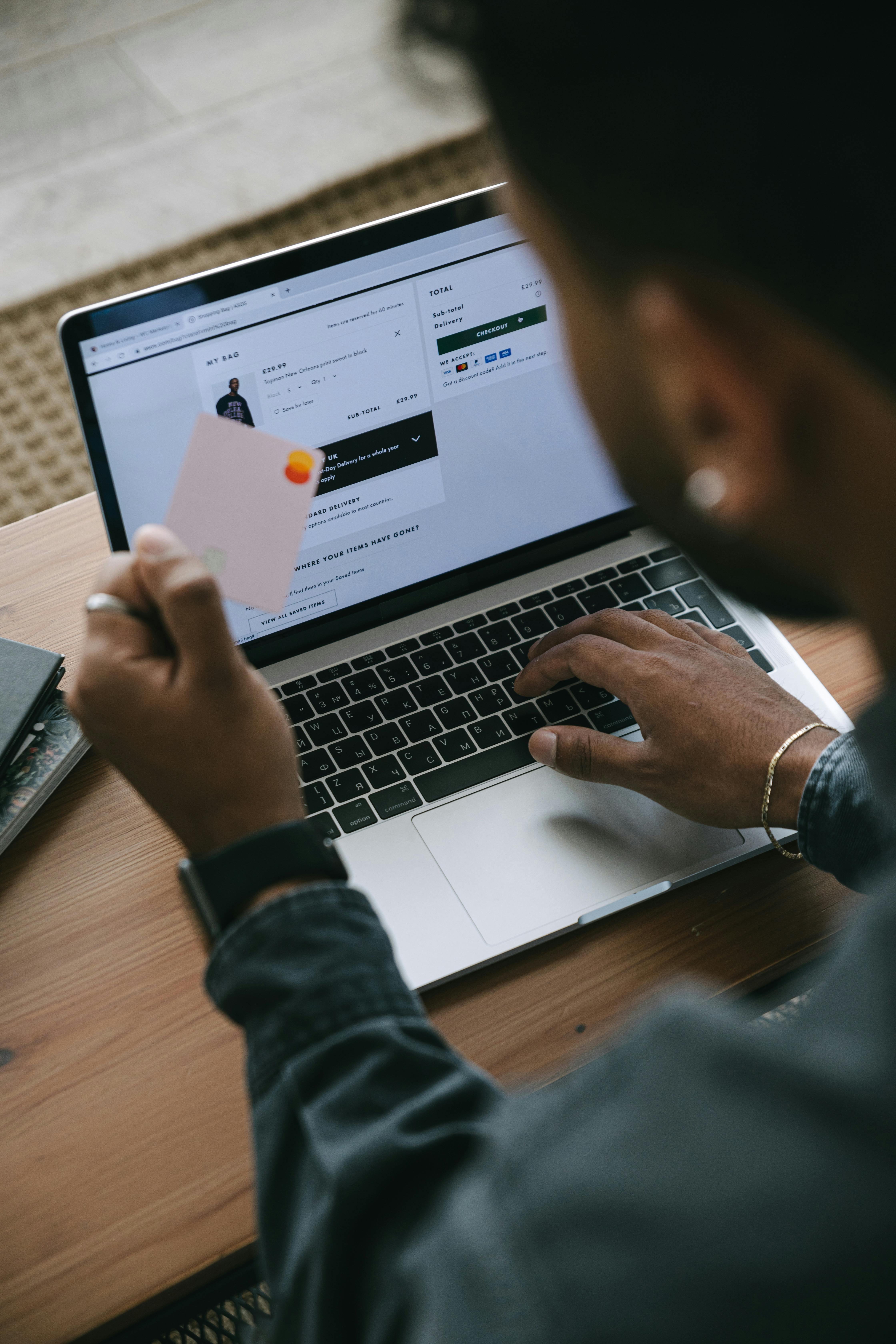 Poste de travail pour conception et développement